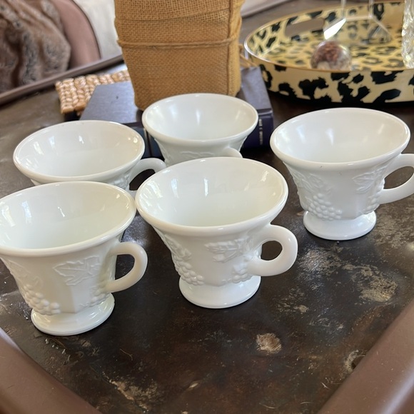 Vintage milk glass cups 5 Harvest Grape - Picture 5 of 8